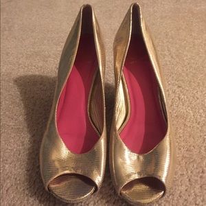Lilly Pulitzer dress shoes - worn once - gold